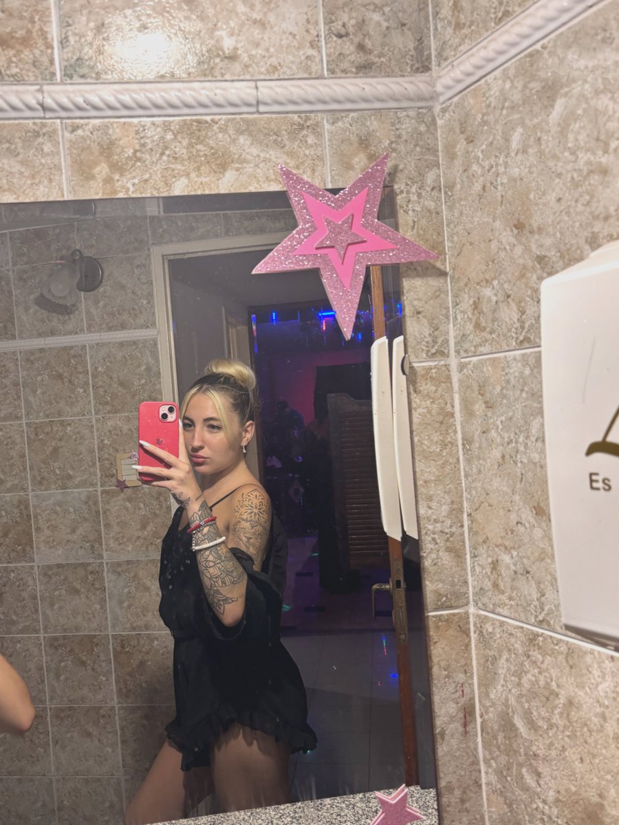 Man its way too hot out here in lincoln im melting