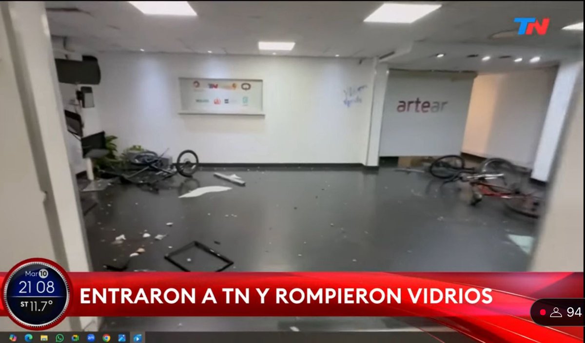 LA CAMPORA ENTRO A TN Y ROMPIO TODO.

UNA LOCURA.

Están desesperados.