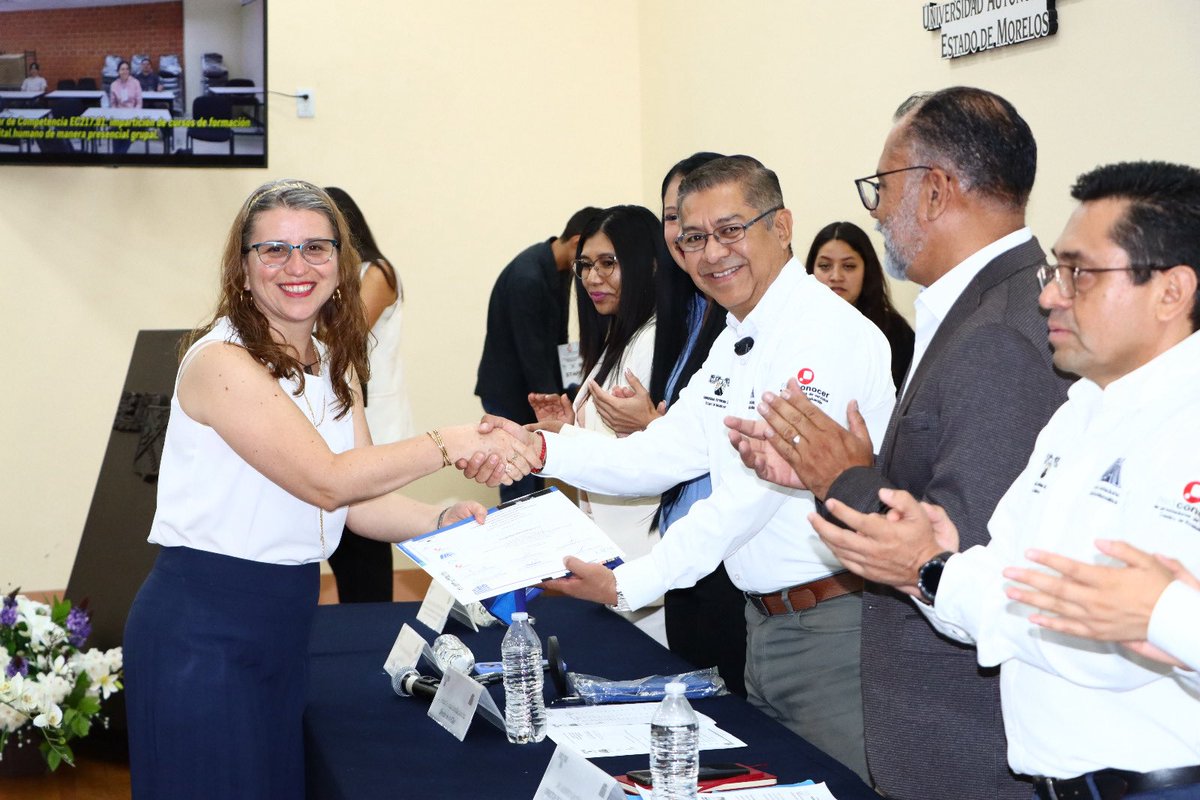 UAEM (@uaemorelos) on Twitter photo La <a href="/FCAeI/">FCAeI-UAEM</a> celebró la graduación 2025 en el Estándar de Competencia EC0217.01. Son 37 docentes certificados en habilidades educativas clave. Un paso firme hacia la profesionalización, con respaldo de <a href="/ConocerMx/">Conocer MX</a> y la propia #UAEM.
#OrgulloUAEM La <a href="/FCAeI/">FCAeI-UAEM</a> celebró la graduación 2025 en el Estándar de Competencia EC0217.01. Son 37 docentes certificados en habilidades educativas clave. Un paso firme hacia la profesionalización, con respaldo de <a href="/ConocerMx/">Conocer MX</a> y la propia #UAEM.
#OrgulloUAEM
