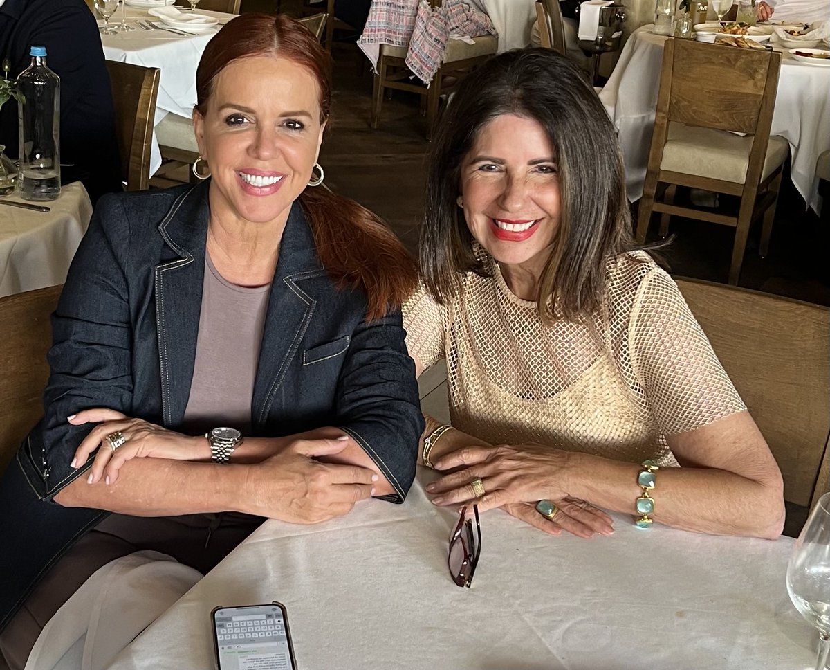 maritererbellas's tweet photo. Did you know friendship is one of my most precious values?
Love celebrating three decades of friendship with this amazing mamá latina! And she is Boricua too! ¡Te adoro, amiga!
@MariaCeleste
#bilingualmoms #bicultural
#languageandculture #somospanas #friendship https://t.co/U12kXZyuPf
