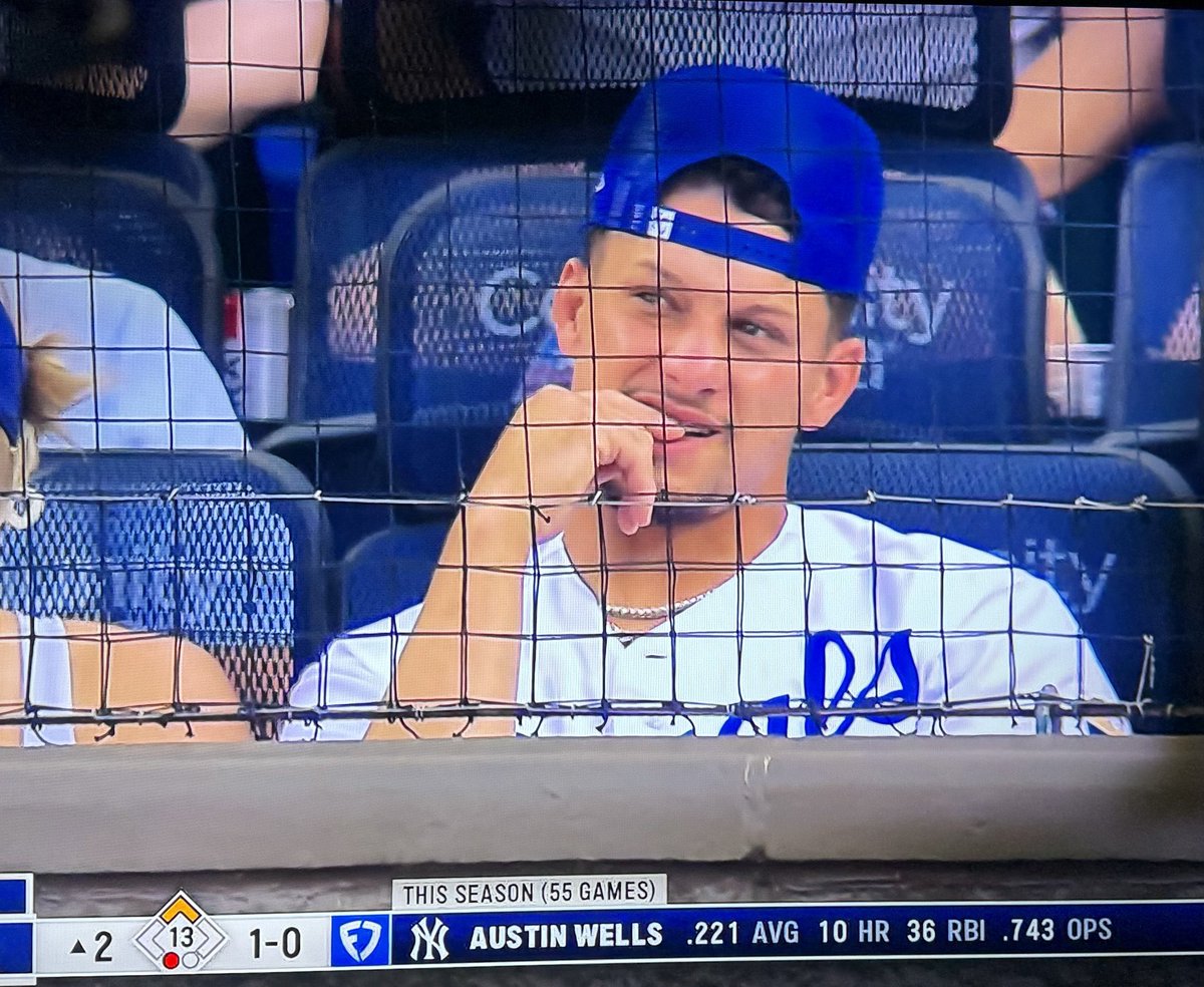 SoyRobertoRey's tweet photo. Mi Mahomes… como te extraño 🥹🥹🥹 https://t.co/m6xSstrXkI