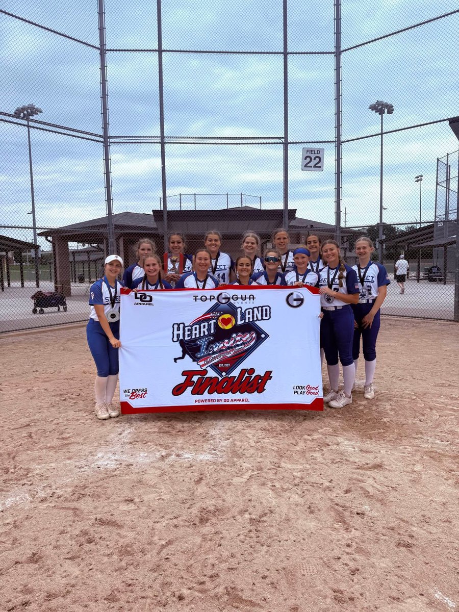 KinsleyLaha's tweet image. My team finished 2nd at the @TopGunEvents Heartland College Showcase in KC this past weekend 🥈🥎 

AVG .500 (3 doubles, 5 singles)
OBP .529
5 RBI
1 Sac Bunt
0 Strike Outs 

@SelectFP2011 @cnote1616