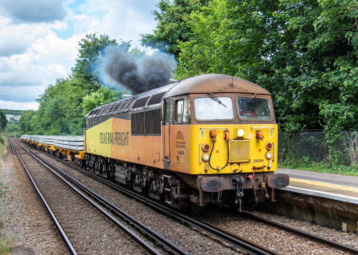 On this day 2024, Colas 56094 opens the taps on the Halling sleepers– of the 31 times I saw grids on this working May 24 to Jan 25, and with four different 56s, this was definitely one of the more memorable moments! 🔥 11.06.24