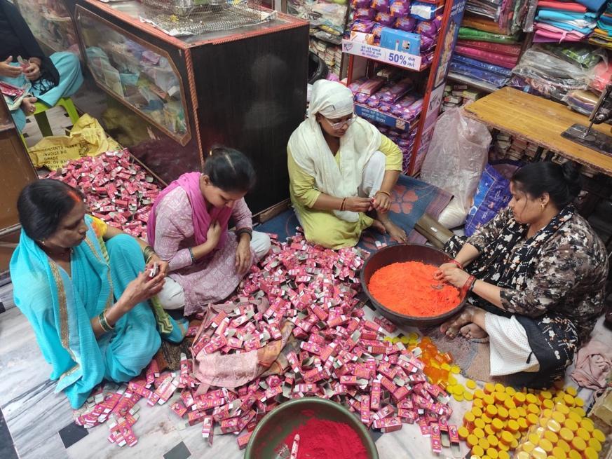🧵 How do self-help groups transform women's lives? Astika Sharma writes about women finding hope and resilience here: berkeleyjournal.org/2025/06/11/fie…