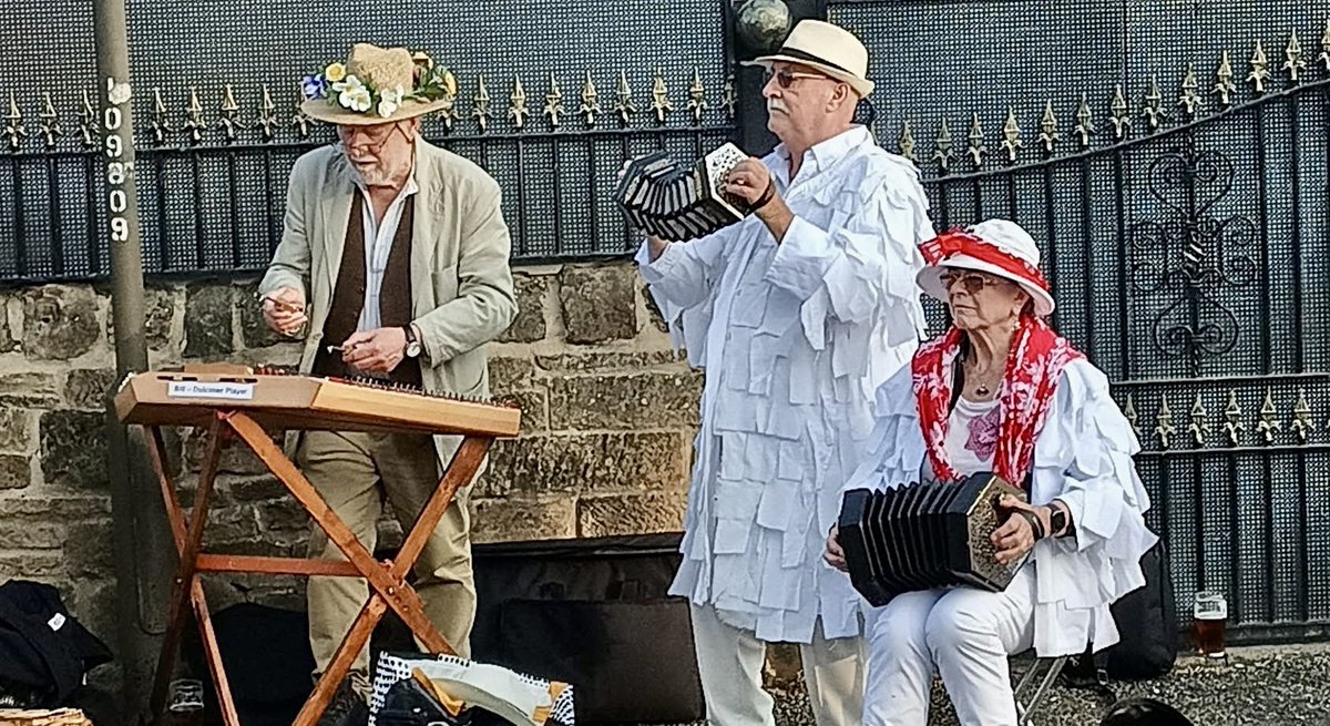 WinsterMorris's tweet photo. A lovely evening dancing at the Plough, #TwoDales #PeakDistrict this evening. What a great crowd, full of enthusiasm and support. #morrisdancing https://t.co/lN0FwETxE8