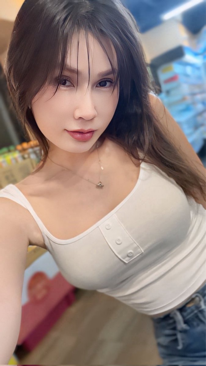Meilinwink's tweet photo. ถ้าเธอเหงา เราช่วยได้นะ😲🍌😘
สาวสองแปลงแล้วรับงาน https://t.co/lhrE5alUkP