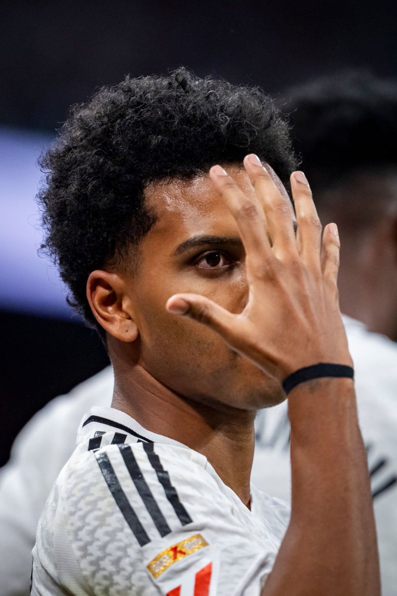 RMadridFrance_'s tweet photo. Il n’y a que les imbéciles qui oublient le R.🇧🇷