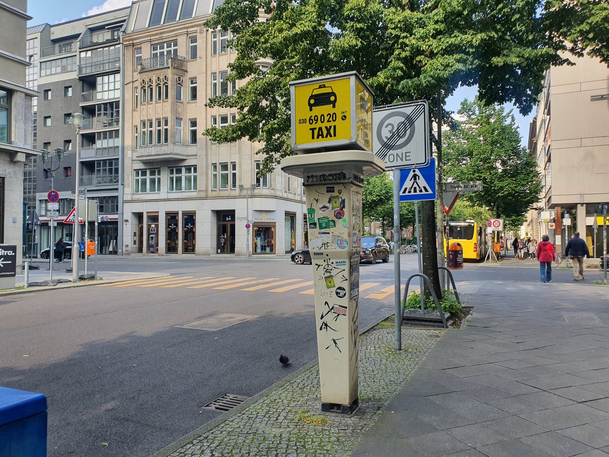 johanne_marais's tweet photo. Yeah the street art is cool but have you heard of @DeSciBerlin?

@Molecule_dao has organized a packed two-day conference during #BerBlockWeek and @DeSciBerlin has got me pondering some deep deeps (I'll get into this later in the week). 

What a dream come true to be here! https://t.co/fdA3T1kFaL