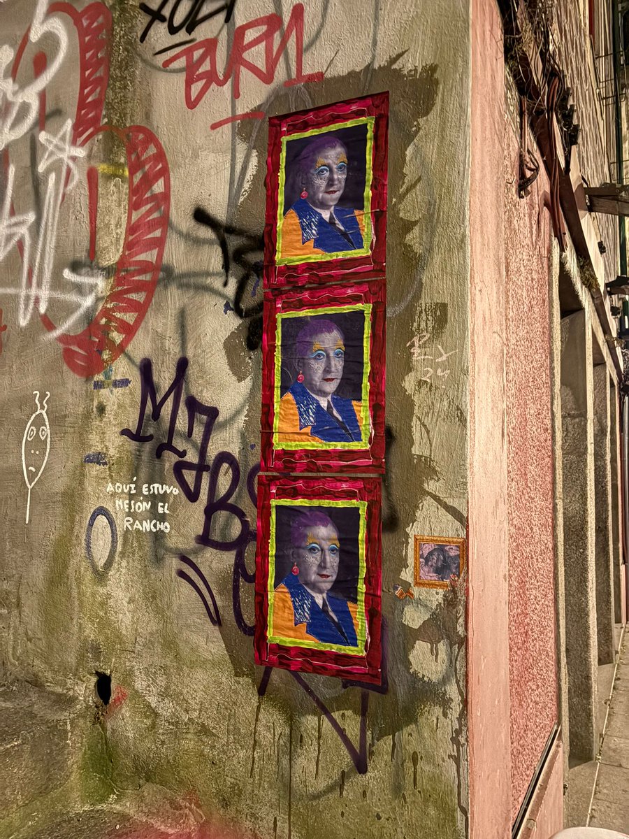 O Porto acordou com o Salazar Drag Queen por todo o lado. Já era tempo de ver o senhor presidente do conselho em estado novo. Pride!