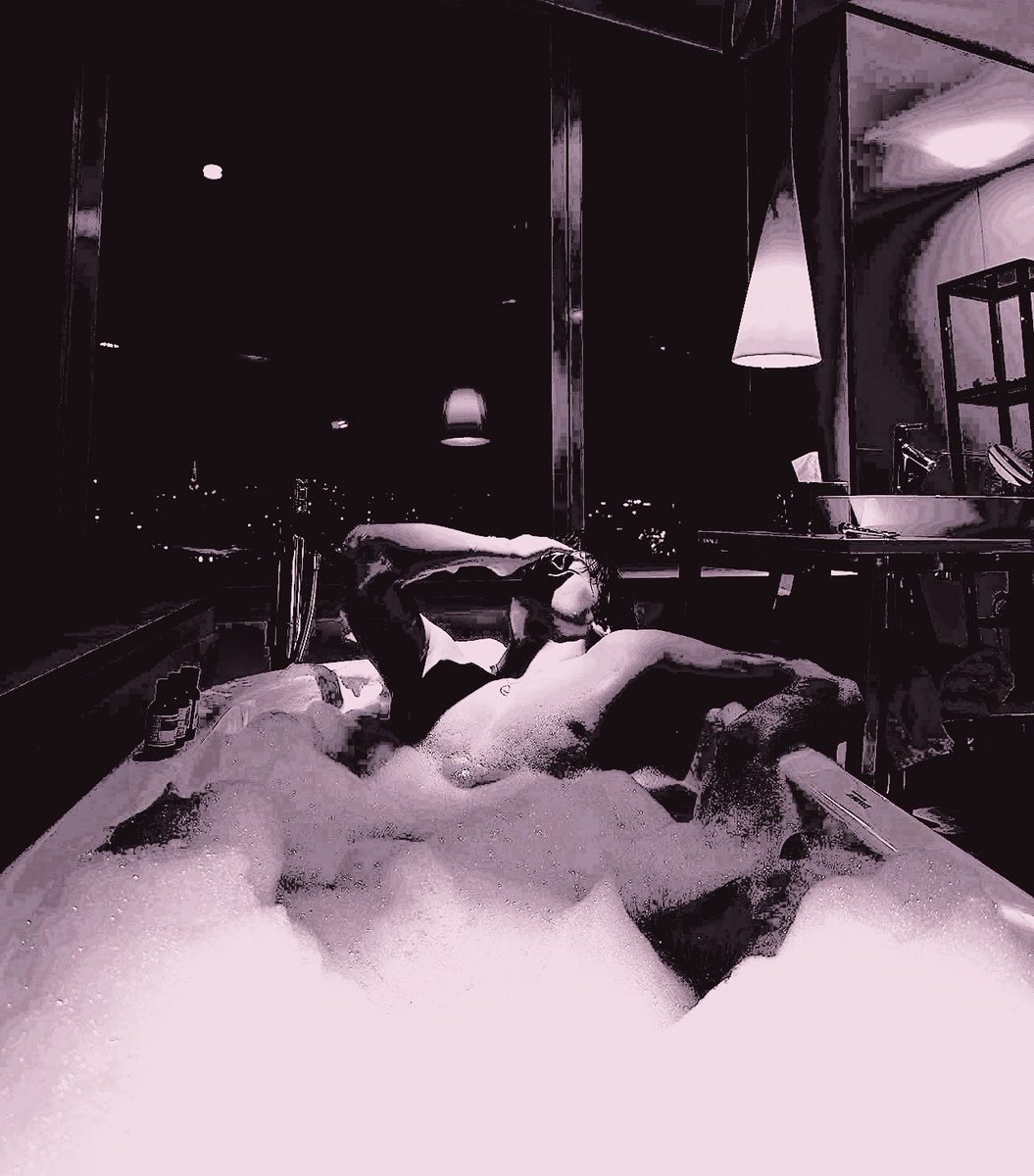 ncxtchaptr's tweet image. ⠀⠀
⠀⠀
⠀⠀ “i’ll moan louder than the sirens in paris tonight.“
⠀
⠀⠀