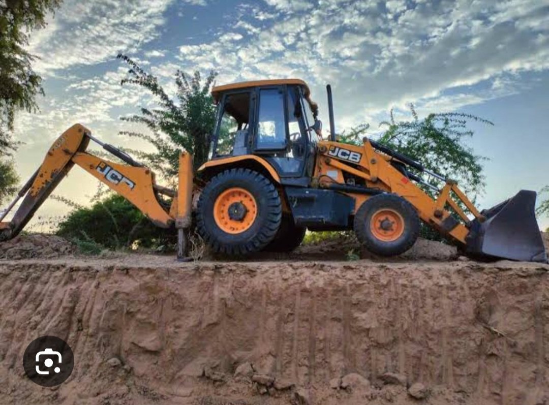 <a href="/myogiadityanath/">Yogi Adityanath</a> <a href="/narendramodi/">Narendra Modi</a> <a href="/Uppolice/">UP POLICE</a> <a href="/dgpup/">DGP UP</a> <a href="/dmchandauli/">DM CHANDAULI</a>  चंदौली (यूपी) अवैध खनन जारी - ग्राम लटांव थाना शहाबगंज जनपद चंदौली में कर्मनाशा नदी के तलहटी में अवैध खनन जारी है।  अवैध खनन पर तत्काल प्रभाव से रोक लगाते हुए कठोरतम कार्यवाही करने की कृपा करे।