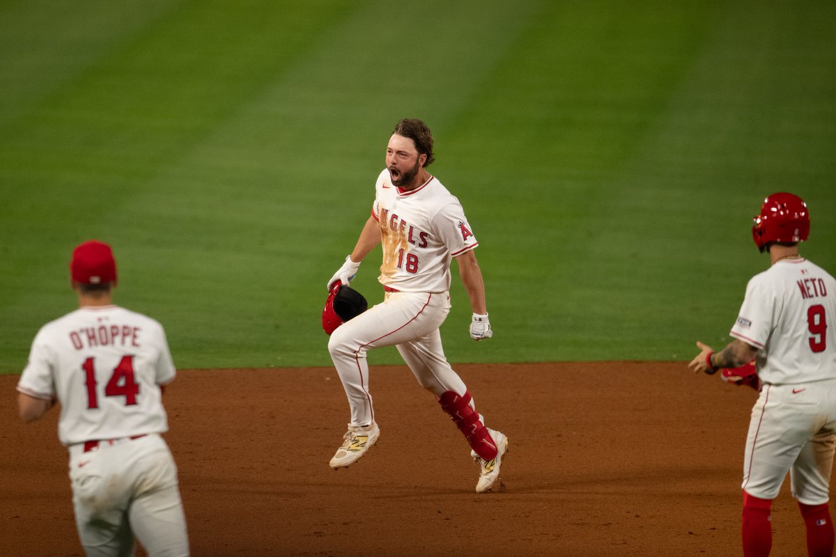 Angels's tweet photo. got the whole place buzzin' https://t.co/jCtV5clslY