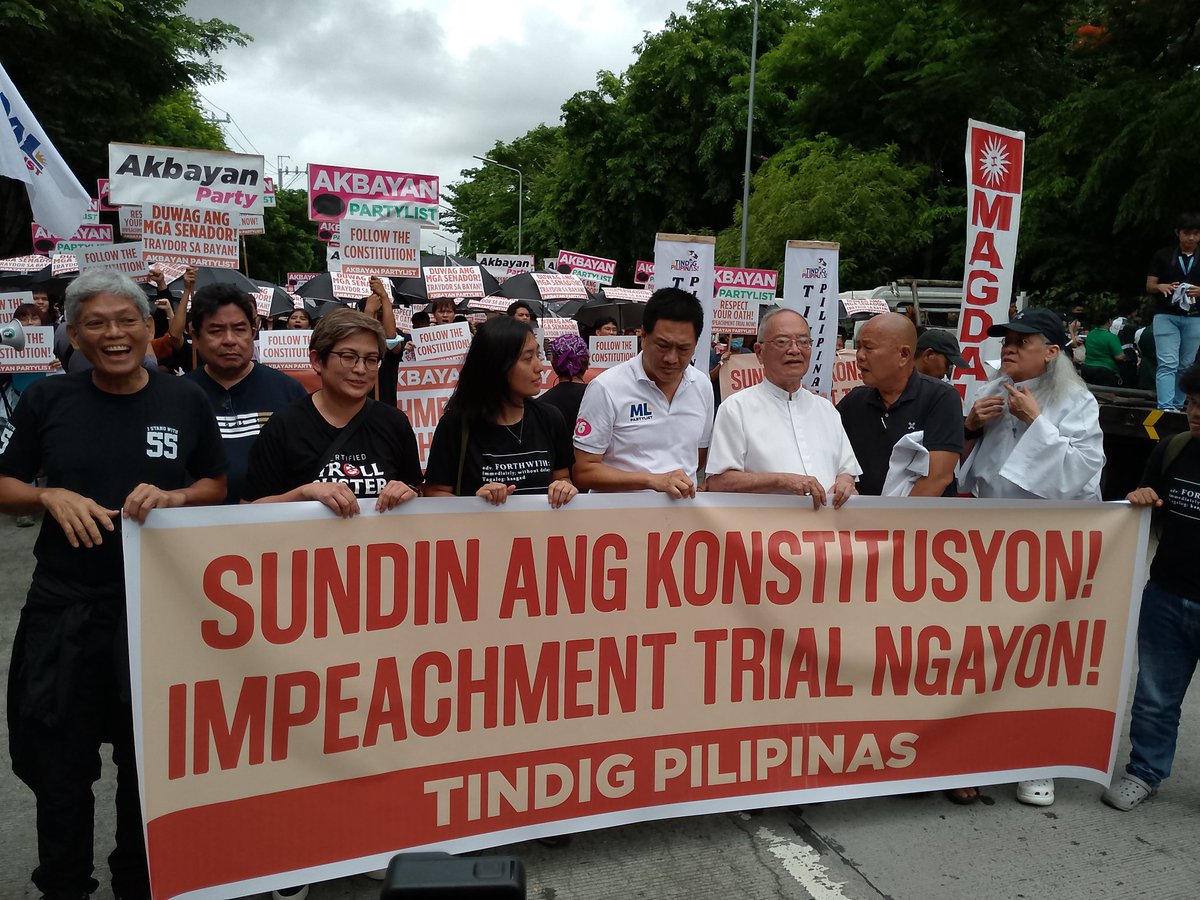 Nandito na ang bayan sa Senado! Marami pang paparating mamaya. Saan na kayo?

#ConvictSaraNow