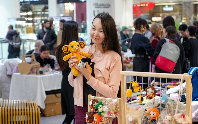 UNDP Eurasia (@undpeurasia) on Twitter photo The formula is simple:
Women's access to markets + skills + finance = stronger economies.
In Central Asia, <a href="/UNDP/">UN Development</a>'s #AidForTrade makes it happen. <a href="/Dilshodaka78/">Dilshod Akbarov</a> shares the proof points ahead of #FFD4: go.undp.org/Umh The formula is simple:
Women's access to markets + skills + finance = stronger economies.
In Central Asia, <a href="/UNDP/">UN Development</a>'s #AidForTrade makes it happen. <a href="/Dilshodaka78/">Dilshod Akbarov</a> shares the proof points ahead of #FFD4: go.undp.org/Umh