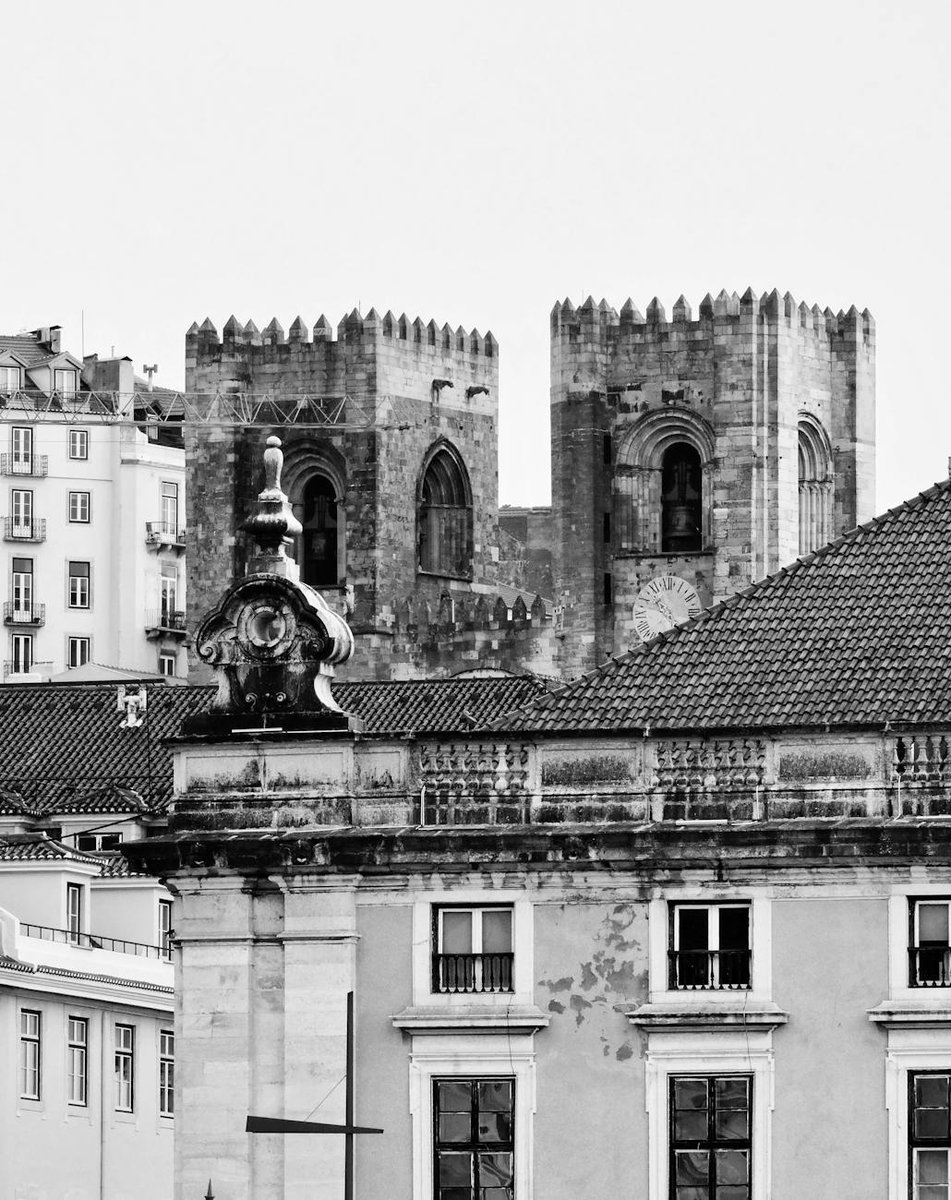 zaflores43037's tweet image. Just dove into the history of the printing press��✨Gutenberg&apos;s 1440s game-changer revolutionized knowledge sharing, sparking the Renaissance! #HistoryOfInventions #InnovationTimeline