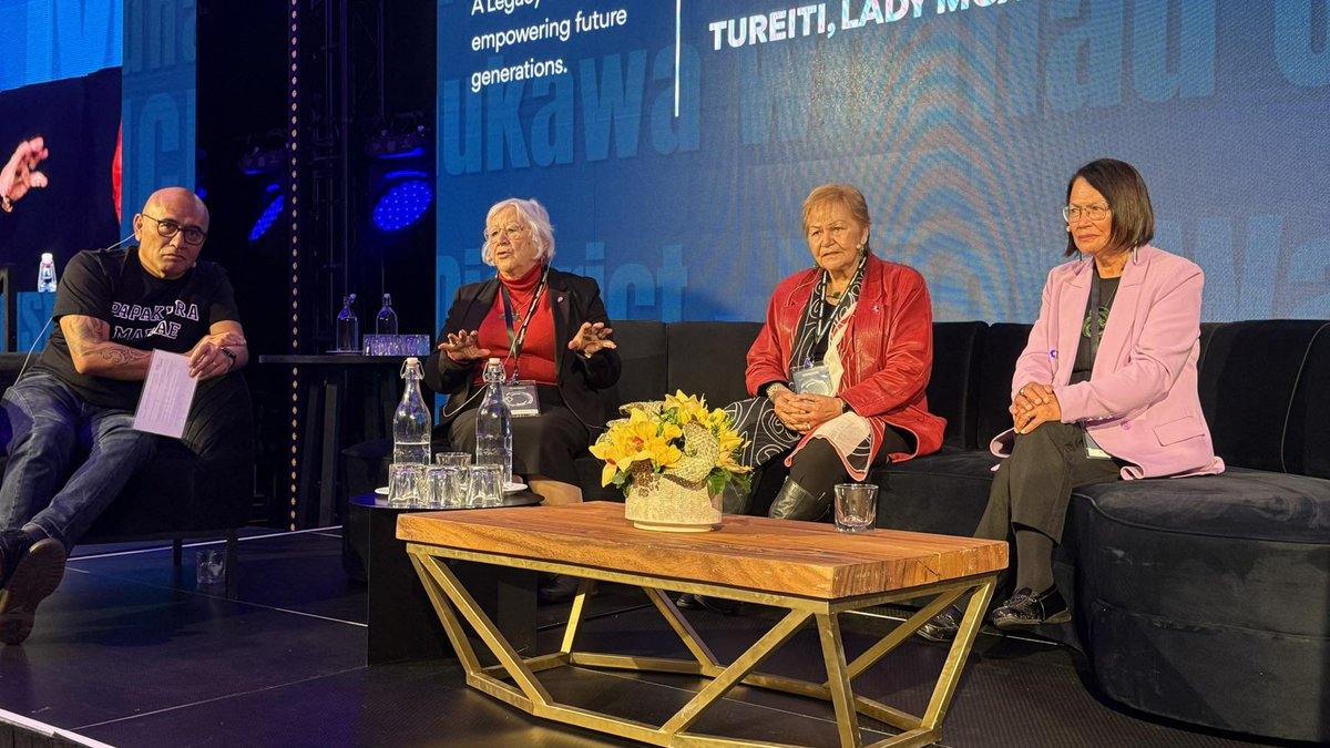 #WHAKAARO
Wisdom from Kahurangi (Dame) Naida on what mokopuna means at <a href="/WhanauOra/">Whanau Ora</a> 10th hui. She linked whakapapa with the source of knowledge, enlightenment, inspiration🌟
"Understand moko &amp; puna - that you are a descendant of the pride of moko &amp; the puna that has no end to it."