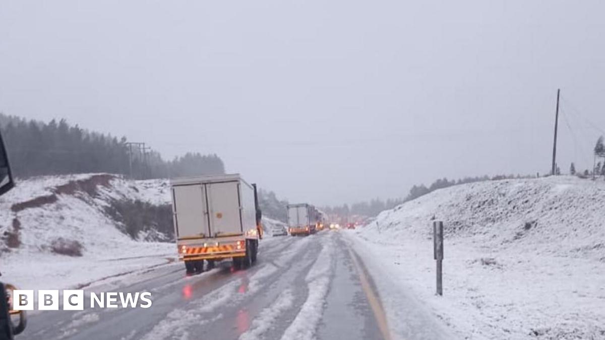 A minibus carrying schoolchildren has been swept away by heavy flooding in South Africa, said local authorities. It is unclear how many children were on the bus, but three so far have been found alive. bbc.in/3ZsUP0d