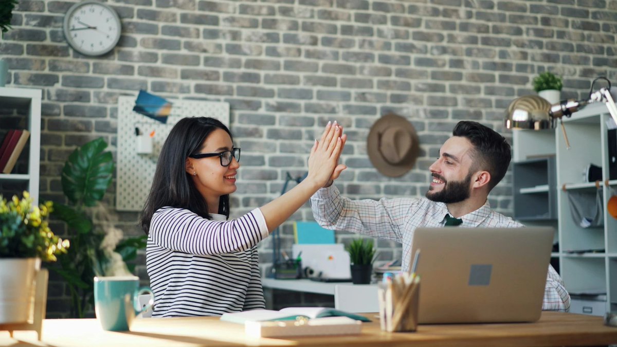 Traditionelle Lernangebote rund ums Thema Content sind dir zu starr? Du wünscht dir eine individuelle Betreuung, die genau zu deinen Bedürfnissen und Fragen passt? Dann schau dir unser kooperatives Content-Mentoring an: upload-magazin.de/content-mentor…