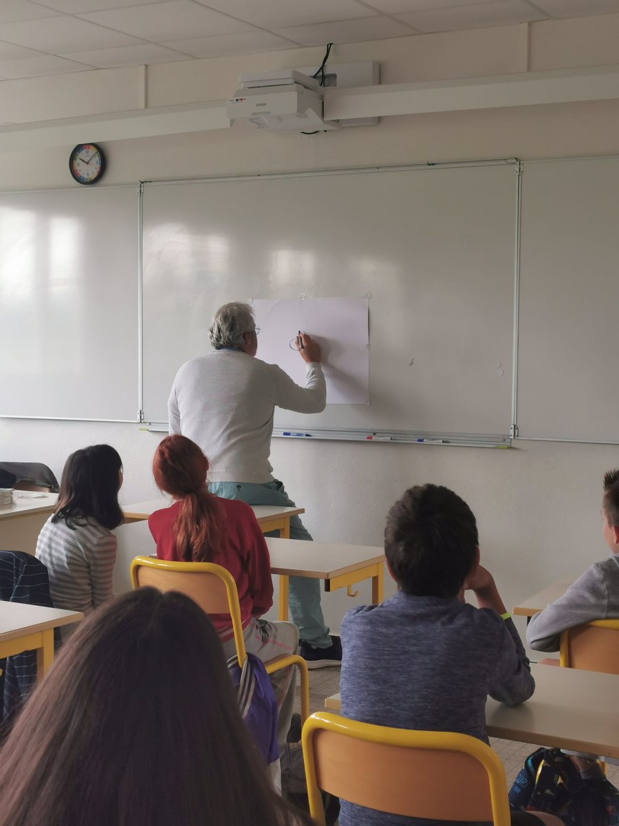 JeanRostandGers's tweet image. Accueil d&apos;#achde au @JeanRostandGers dans le cadre du projet #festibd en 6ème. Un moment d&apos;échanges pour les élèves et un Joe Dalton qui a prit vie sous leurs yeux ! #peac #projetlecturecycle @dsden_32 @actoulouse #projetdeterritoire #rencontreauteur