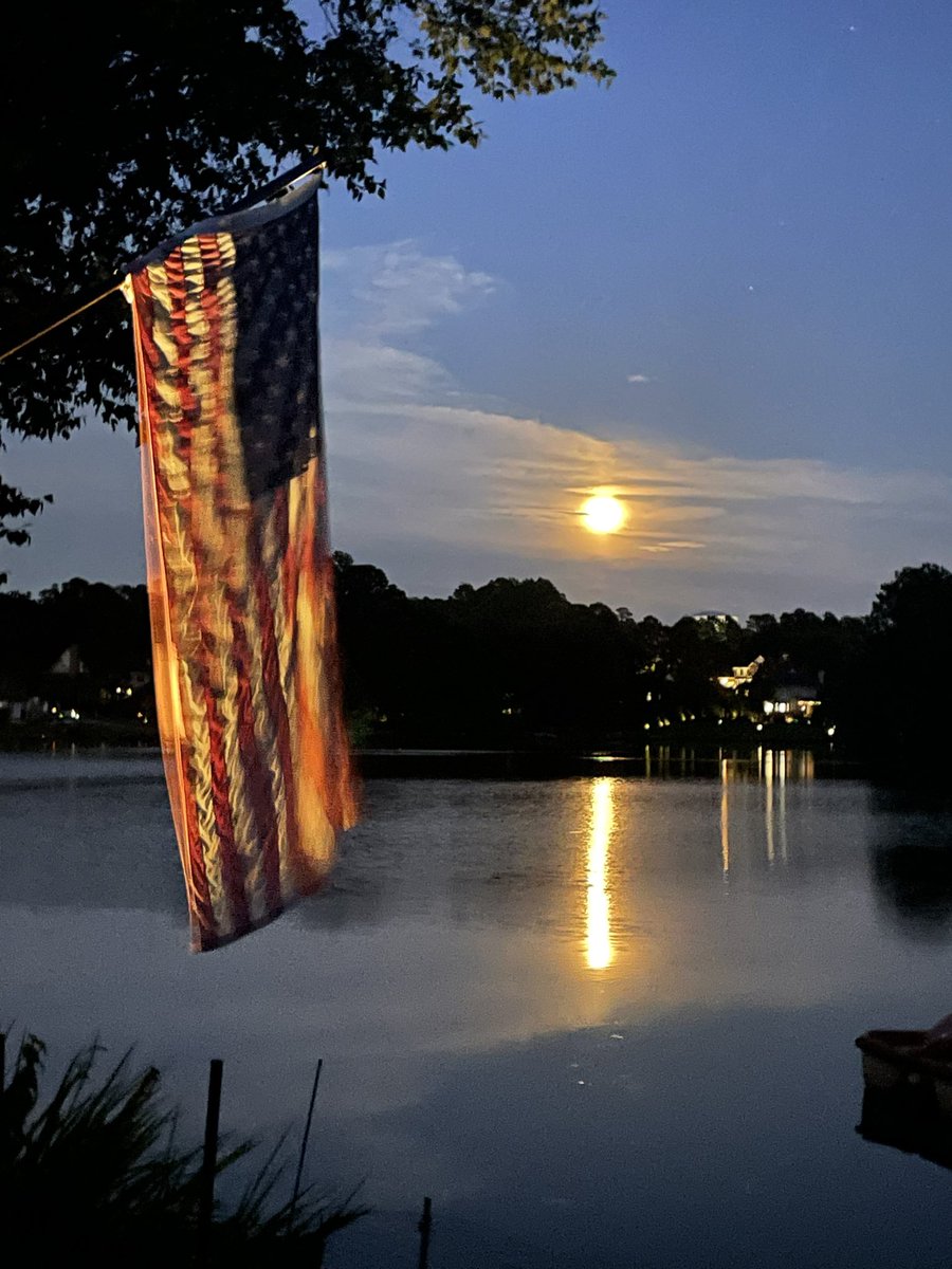 God Bless America and all
those who serve! We are blessed to have such beautiful nights!!