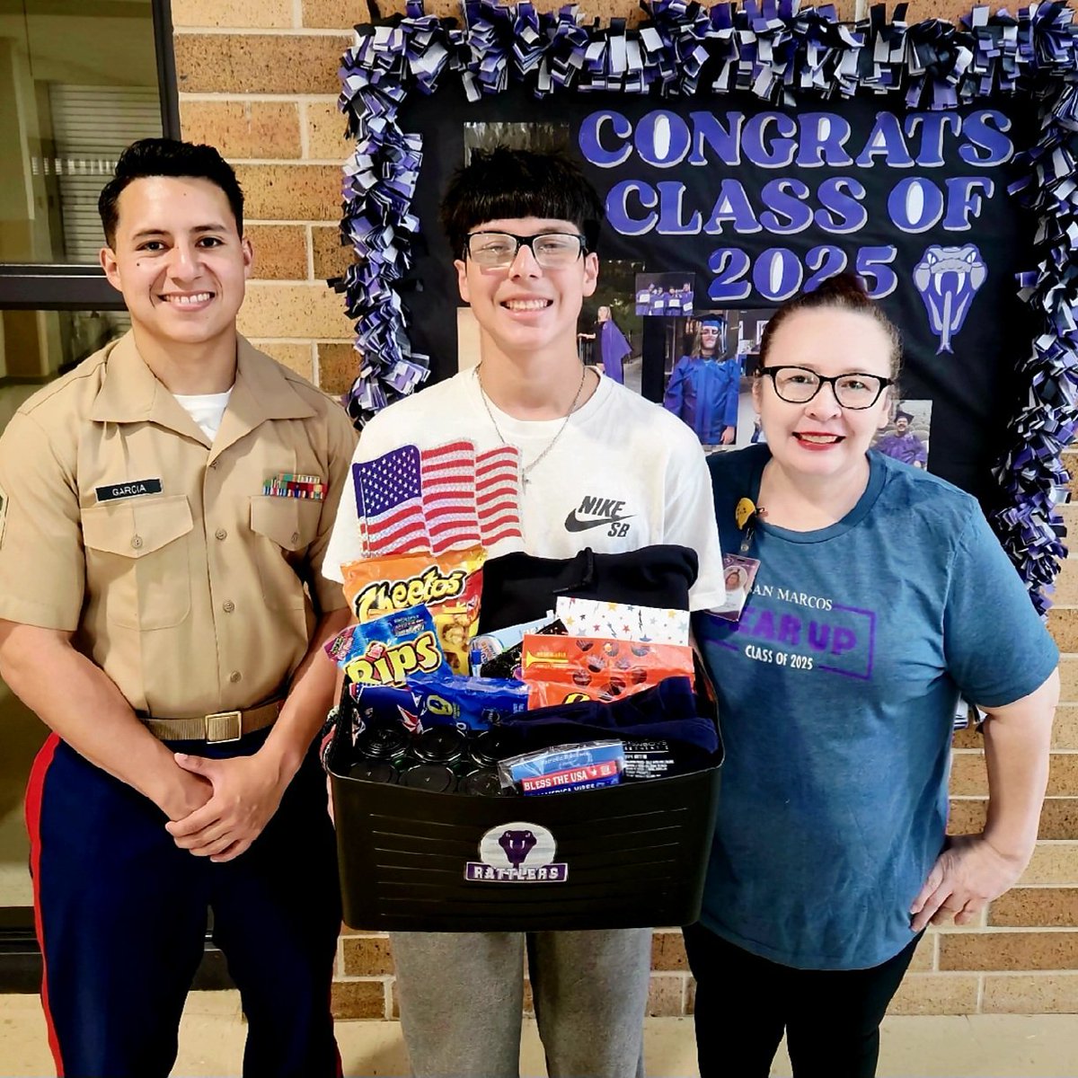 La_LunaSMHS's tweet photo. Thank you to Sgt Garcia for teaming up with me to adopt Mason, who has enlisted with the Marines! πΊπ²
Rattler Nation is so PROUD of you!πππ«Ά
#Classof2025Graduate #WeStrikeAsOne #ALLIN https://t.co/5Lfa7i3g7y