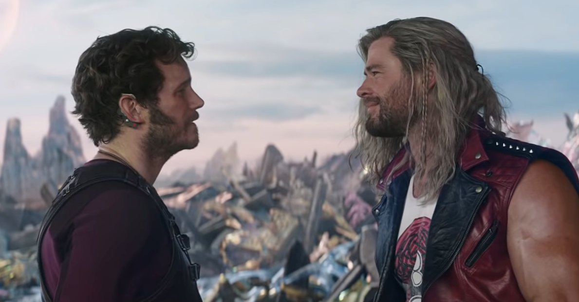 James Gunn revelou que não apoiou a presença do Thor em 'Guardiões da Galáxia Vol.3' mesmo após os eventos da sequência 'Vingadores: Ultimato': 

"Eu disse nas notas do roteiro: 'Eu não colocarei ele. Eu não quero ter o Thor nos Guardiões. Eu não quero fazer um filme com o Thor'.