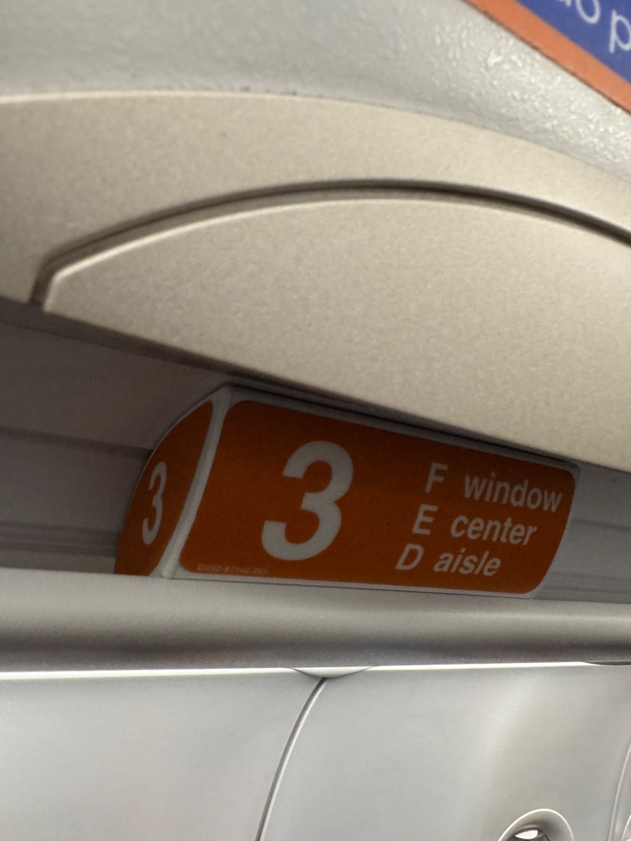 eerac's tweet image. 3D. My preferred seat when traveling to #CVPR2025
DM if you’re there and want to meetup.