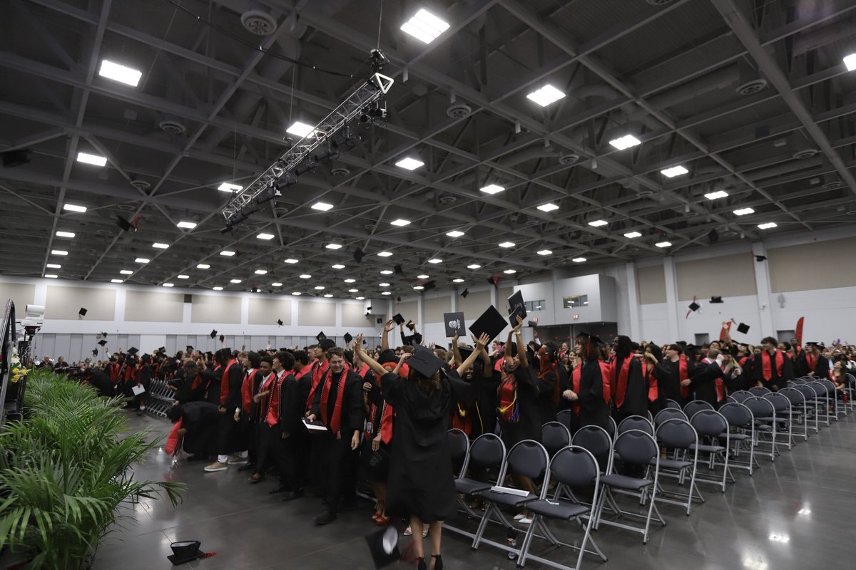 ❤️ A big day for Salem HS grads!
The Class of 2025 crossed the stage ready for the future.

📸 View the album: adobe.ly/4mE70Bk

🎓 Use #VBCPSGRAD to share your Salem moments!
#VBCPSProud