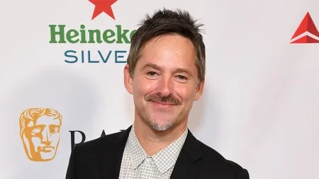 Scott Cooper irá escrever e dirigir um novo drama de crime para a Amazon! 

Sem detalhes da trama revelado, deve ser contemporâneo com dois atores.