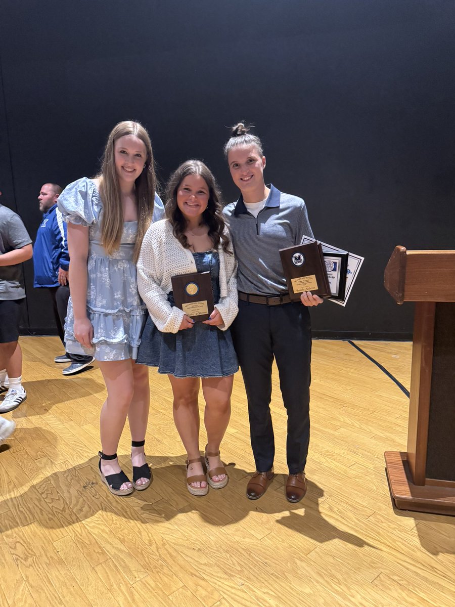 Methuen High Varsity Softball tweet media