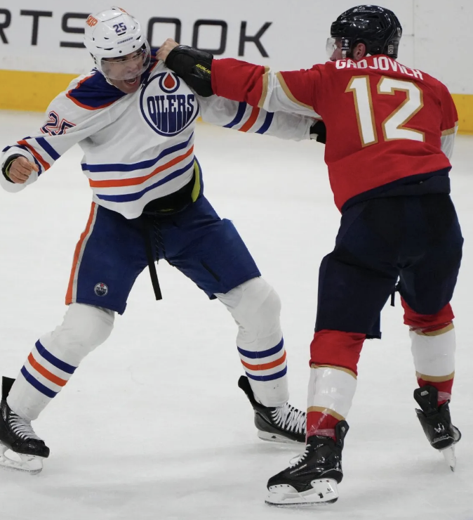CoachsCornerDC's tweet image. It was a tough game 3 for the Oilers, but at least they went down swinging.