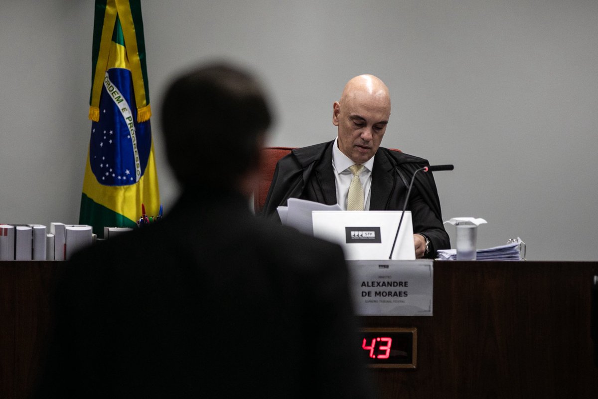 brefsc's tweet photo. Jair Bolsonaro no STF. 📸 https://t.co/U4yAifYeJ7