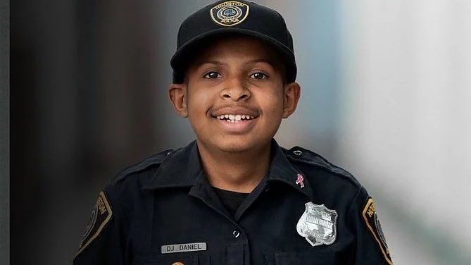 BeziqueOnX's tweet photo. In all the commotionโฆDJ is fighting for his life.
No matter your religious affiliation, please use the power of prayer for this young man. God Bless. https://t.co/JScc6EfCho