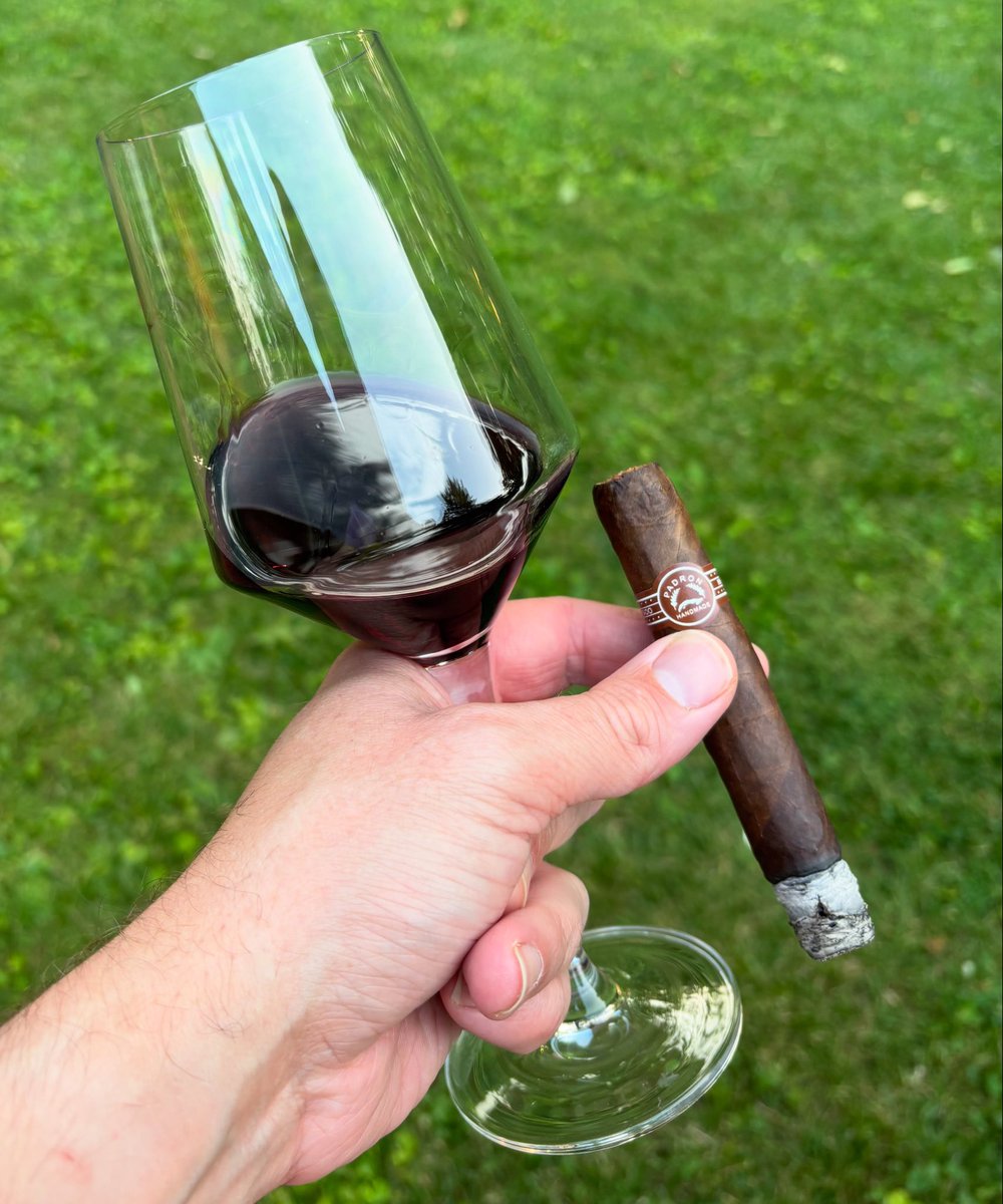 Summertime vibes! Cabernet Sauvignon with a Padron 3000 Maduro.
<a href="/padroncigars/">Padrón Cigars</a> 

#cigars #cigarsmoker #cigarsmoking #cigaraficionado #cigarlover #cigarcollector #botl #cigarsomm #cigarenthusiast #cigarduals #thecigarsomm #wine #redwine #cabernetsauvignon #padron #padroncigars