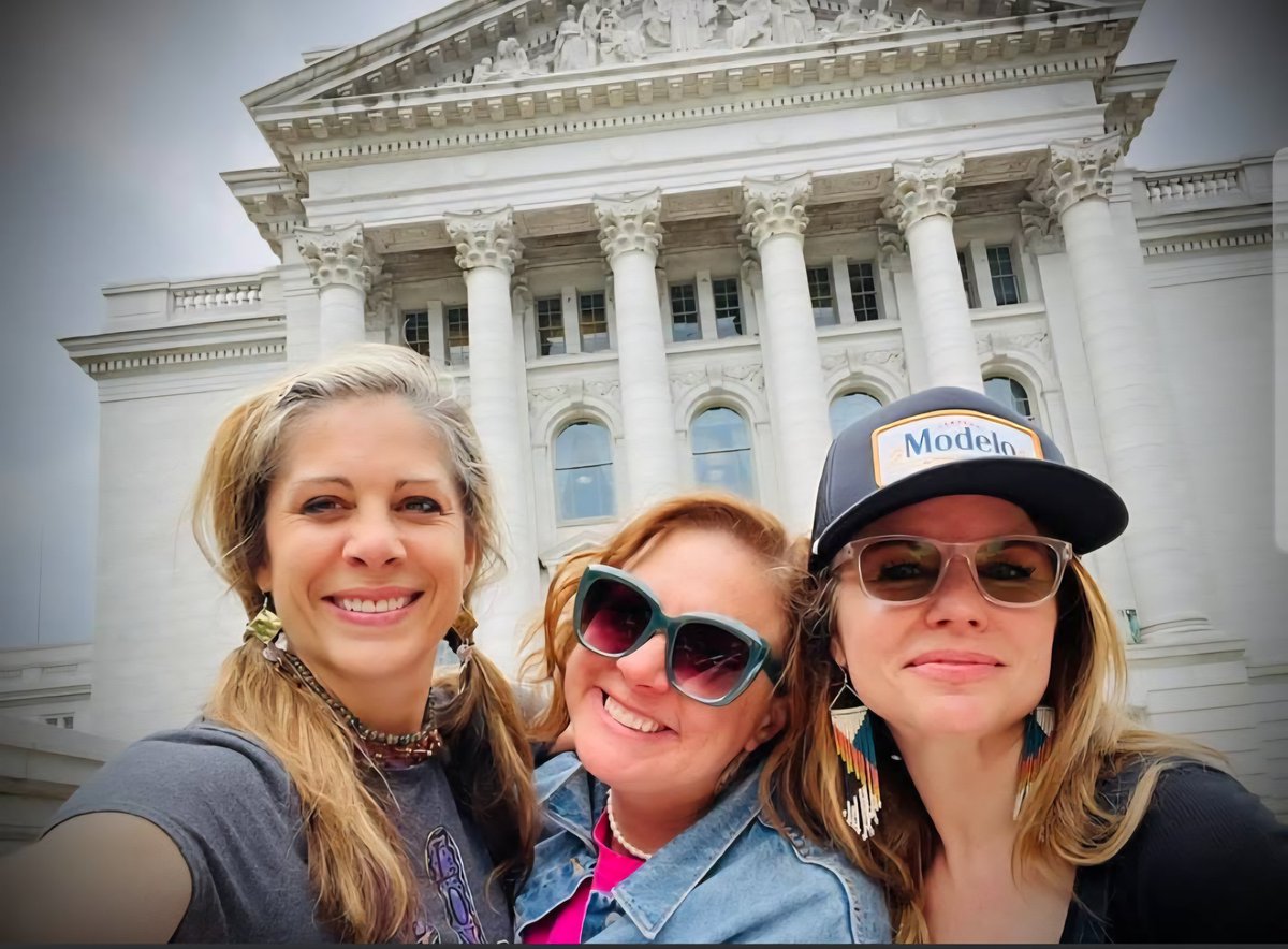 Super fun Lunchtime Live show on the Capitol Square today with these lovely lovelies! Thanks to all the friendly faces in the crowd! Was a beautiful day. My arm wasn’t long enough to capture the pride flag flying over our heads but happy Pride Month to all!