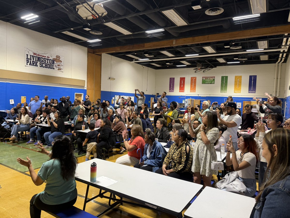 MissVatLP's tweet photo. So proud of our LP Preschoolers for an AMAZING show! They worked so hard this year! #NBTPreschoolRocks #WhyLP #ProudTeacher #Room8isGreat π₯ΉππΌπ https://t.co/UAsAyBHpCl
