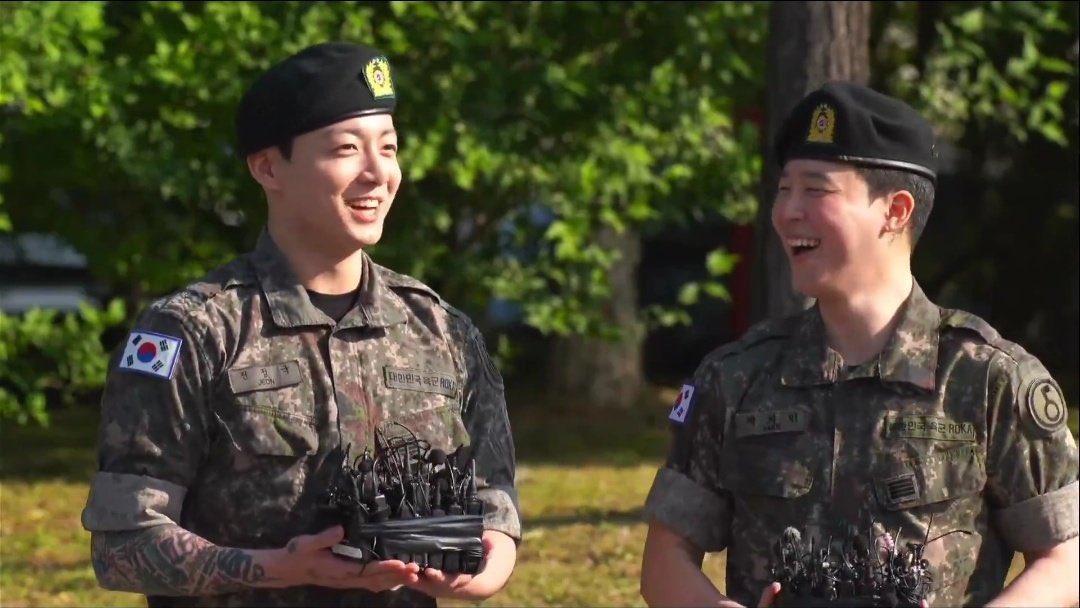 JM_1013_A's tweet photo. おかえり🐰🐥
#おかえり #BTS #グクミン #ぐくみん 
#JUNGKOOK #グク #ぐく
#JIMIN #ジミン #じみん #じみな https://t.co/478t9zCIqc