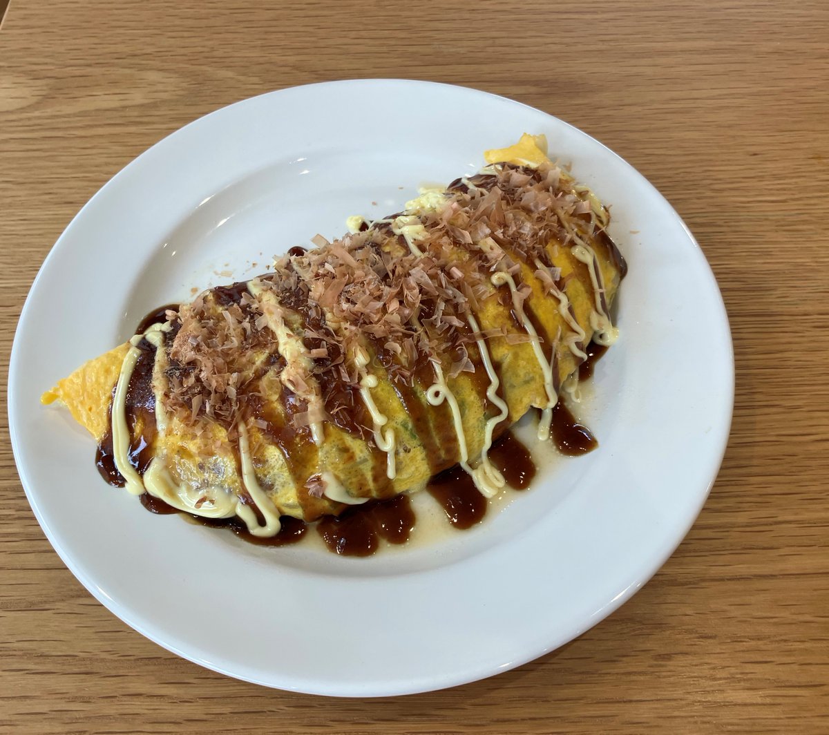 zennoh_food's tweet image. 材料3つでボリュームおかず、とんぺい焼き。 千切りキャベツと豚肉を炒めて取りだし、フライパンに溶き卵を入れ半熟状に焼けたら、片側半分にキャベツと豚肉を載せ卵で挟み(包むと難しいので半分に折る方式にしました)ソース、マヨ、鰹節をかけて完成!キャベツをたくさん使いたいときもぜひ😊