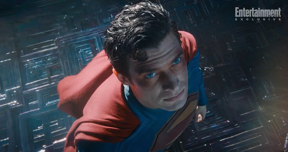 I really hope this isn’t the result of him using his heat vision tbh. 

I just don’t find nerfing Superman so much that his own abilities harm him to be all that interesting. 

Unless he’s significantly de-powered in this scene…