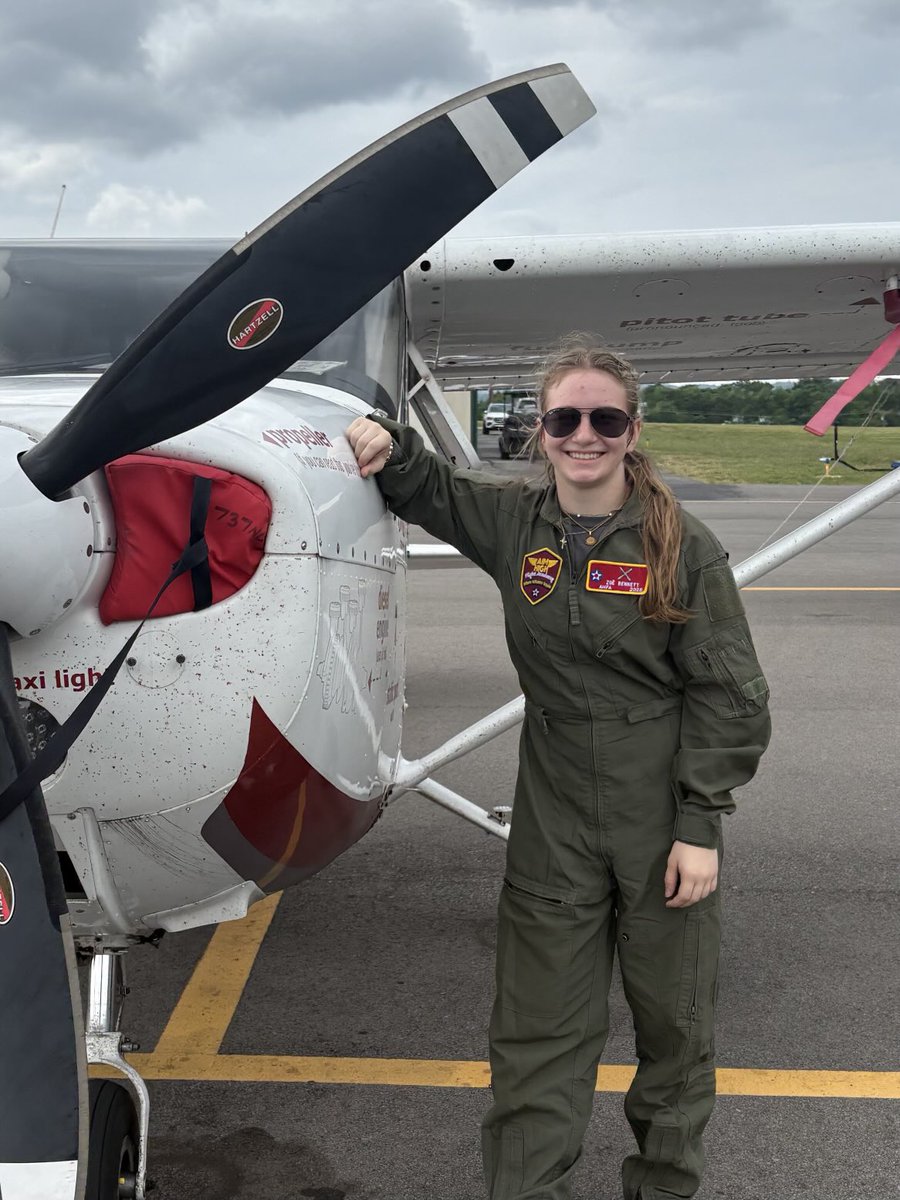 I’m trading in my singlet for flight gear. Thanks to the Air Force and the AIM High Flight Academy. #AHFA ⁦<a href="/WrestlingTexas/">Texas Wrestling</a>⁩