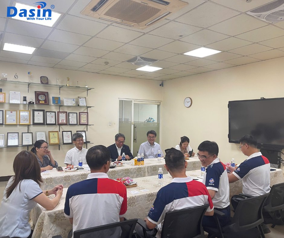 DASINFAN's tweet photo. 🤝💪 Bridging Borders: CTCVN and JBAH Meet to Explore Shared Vision and Growth.
💁‍♀️A warm and cordial meeting between the Chairman of the Council of Taiwanese Chamber of Commerce in Vietnam (CTCVN) and the Chairman of the Japanese Business Association in Ho Chi Minh City (JBAH). https://t.co/lSTsKWrZFx