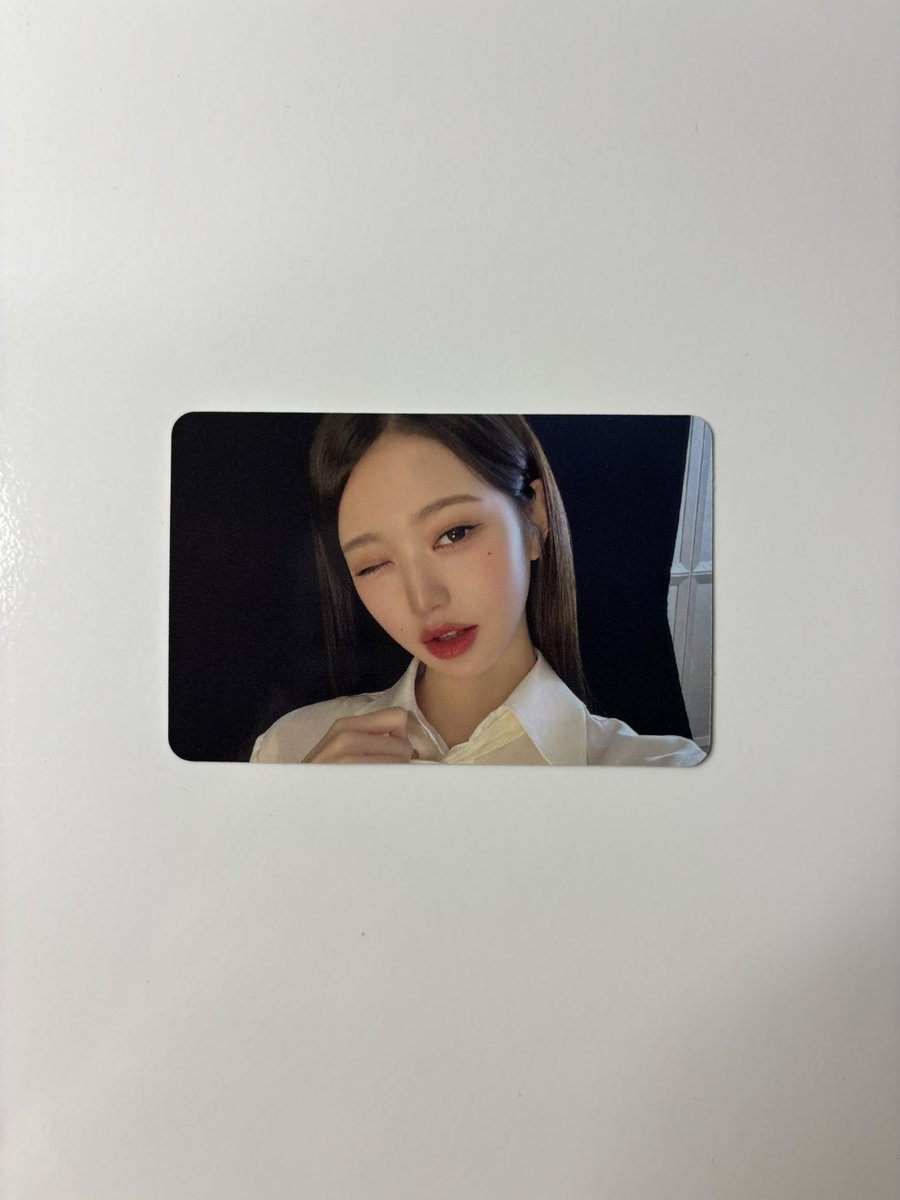 junyon1128's tweet photo. IVE トレカ交換

譲　ウォニョン

求　同種ガウル
　　
今回のIVEワルツアンコールKitのApple music特典です！
もし交換可能な方が居ましたらコメント
下さい🙇 https://t.co/NV4xy01ICv