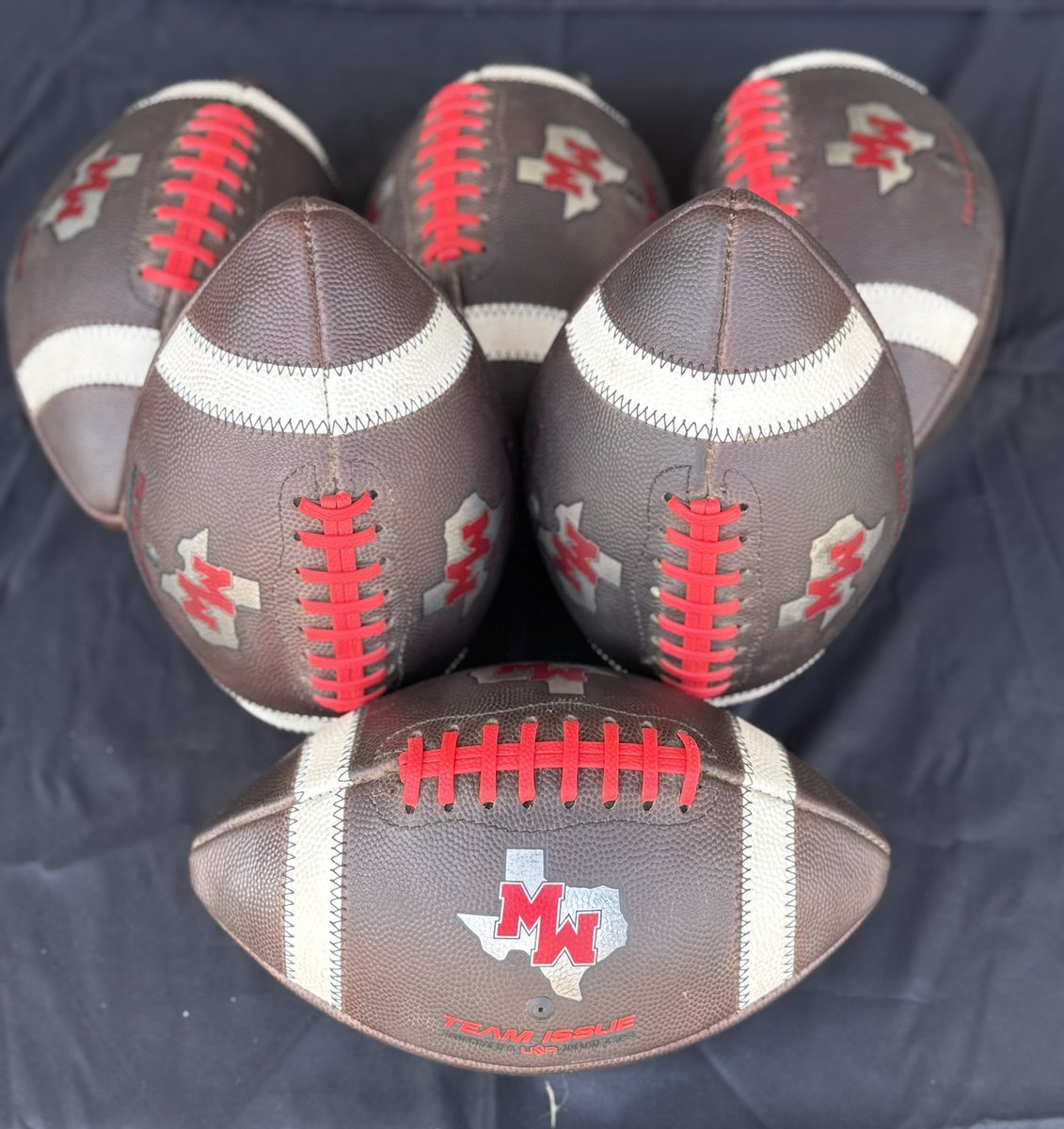 Prime Hide Football Prep (@phfootballprep) on Twitter photo 🚨GAME READY🚨
Really appreciate <a href="/CoachCWorrell/">Cody Worrell</a> and <a href="/CStarnes10/">Chasen Starnes</a> for trusting us to get their footballs broken in and ready for the season! 🔥
#PrimePreparation #PrimePerformance 🚨GAME READY🚨
Really appreciate <a href="/CoachCWorrell/">Cody Worrell</a> and <a href="/CStarnes10/">Chasen Starnes</a> for trusting us to get their footballs broken in and ready for the season! 🔥
#PrimePreparation #PrimePerformance