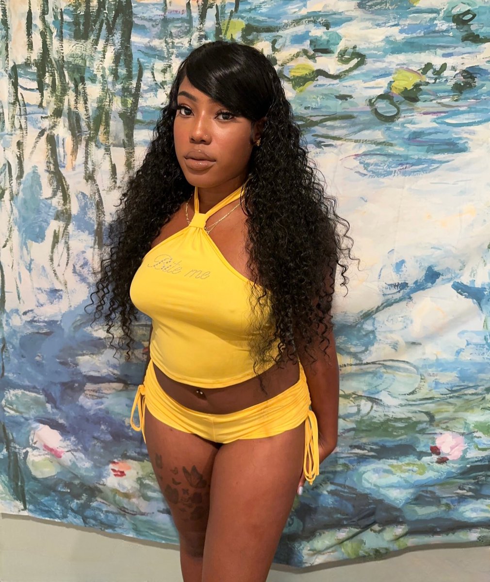 hotgalzani's tweet photo. Bite me 🫦💛 https://t.co/ei6h0Ho5ry