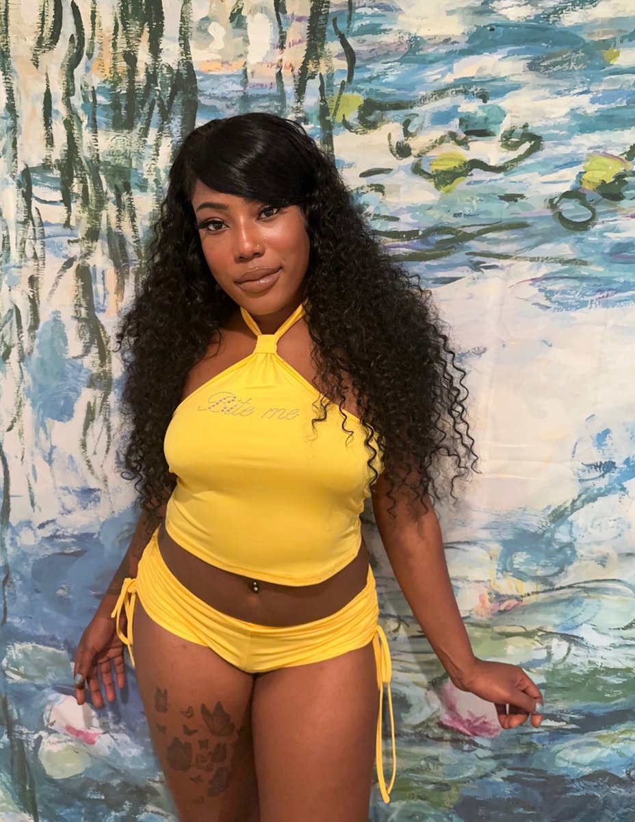 hotgalzani's tweet photo. Bite me 🫦💛 https://t.co/ei6h0Ho5ry
