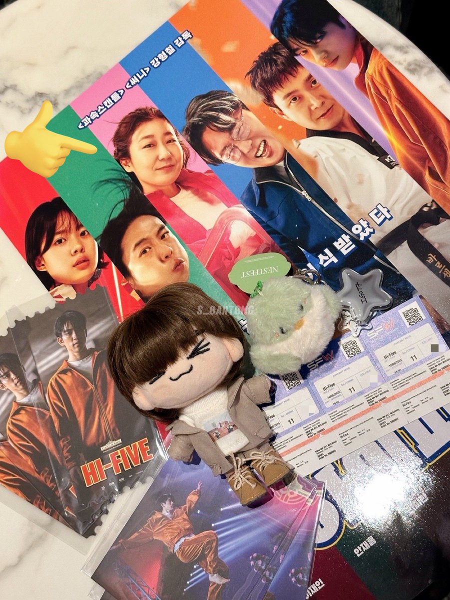 s_baiitong's tweet photo. แจก! โปสเตอร์ #HIFIVE รอบพิเศษ 1 รางวัล 
🍑 สุ่มจากรีทวิต มีกระบอกโปสให้

ได้โปสอย่างเดียวนะ สุ่มวันศุกร์นี้ค่ะ https://t.co/L0NXj8eNtk