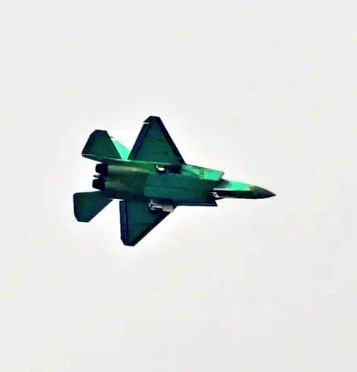 Grippan65Momi's tweet photo. 🇵🇰✈️ Pakistan's Sky Leap!
While India still struggles to build jet engines, Pakistan is ready to fly 5th-gen J-35A stealth fighters by 2025.
No need to chant rankings…
📡 The radar won't even know what hit it.
#J35 #PAF #StealthEra #PakistanAirForce #5thGenReady https://t.co/fMaVeBAjJW