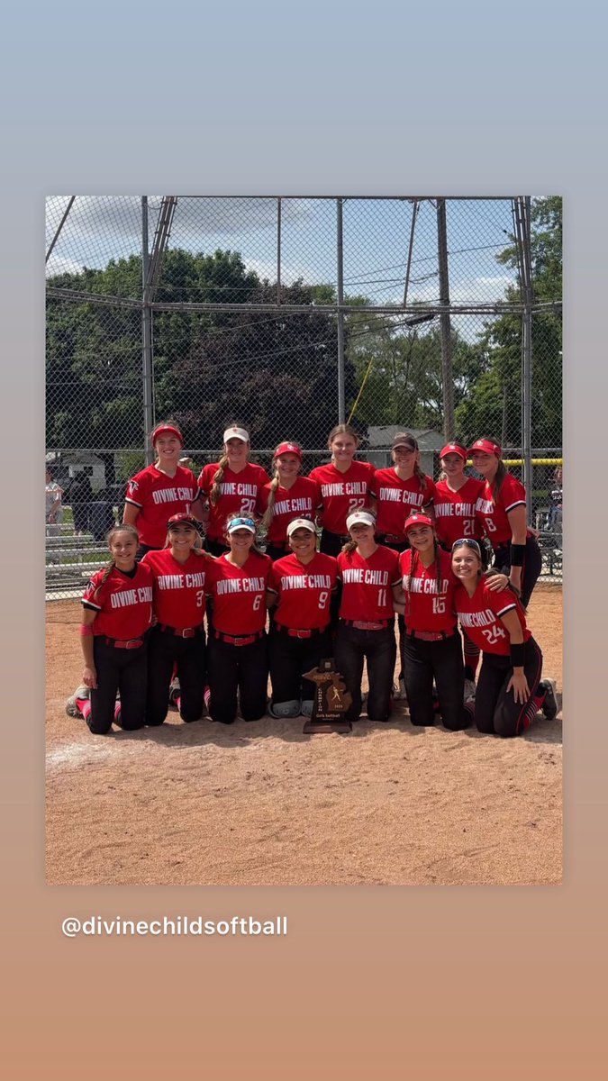 aubreesoto55's tweet photo. Can’t believe the seasons over, it went by so fast. I’m so proud of my team for making it so far and I couldn’t have asked for a better freshman year. Thank you guys for making my first high school softball experience so memorable. I’ll miss you all! #softball #dcsb https://t.co/2xKE24ftlr