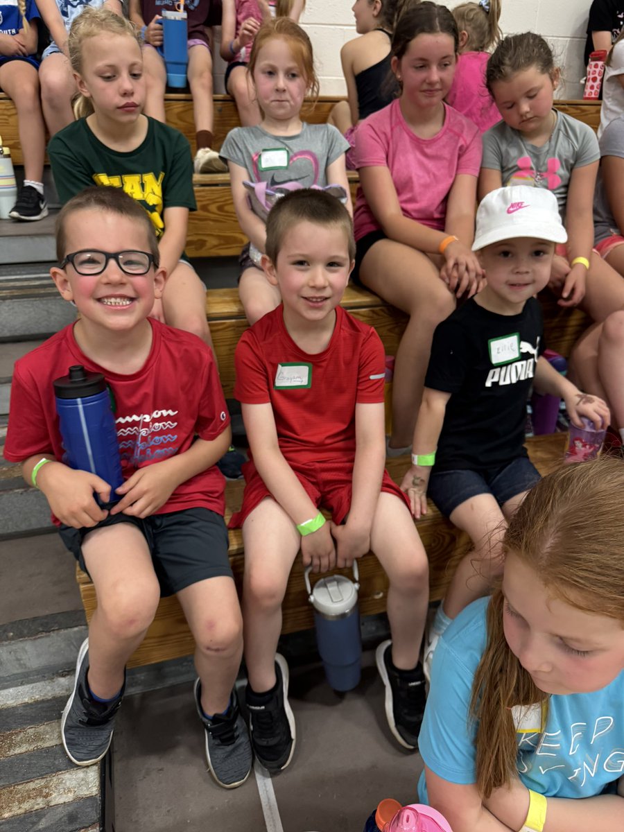 THStrack_field tweet media