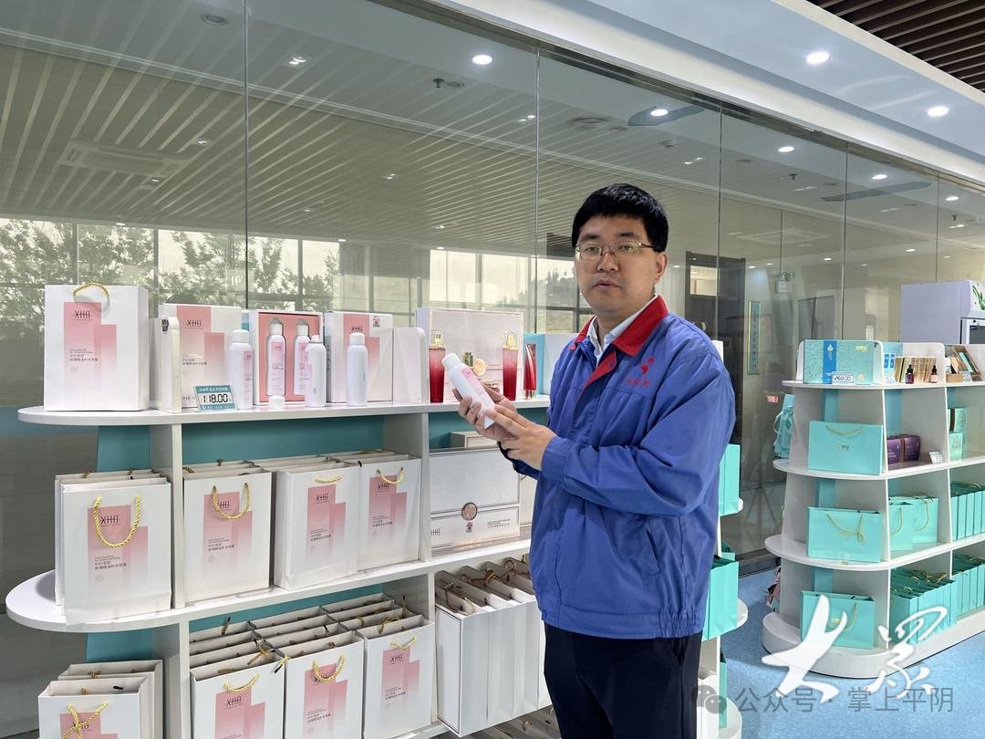 liangya78854854's tweet image. Stepping into the factory of Huamei Biotechnology Co., Ltd., the digital deep processing #productionlines such as #intelligent feeding, intelligent weighing, and intelligent drying are in full swing.